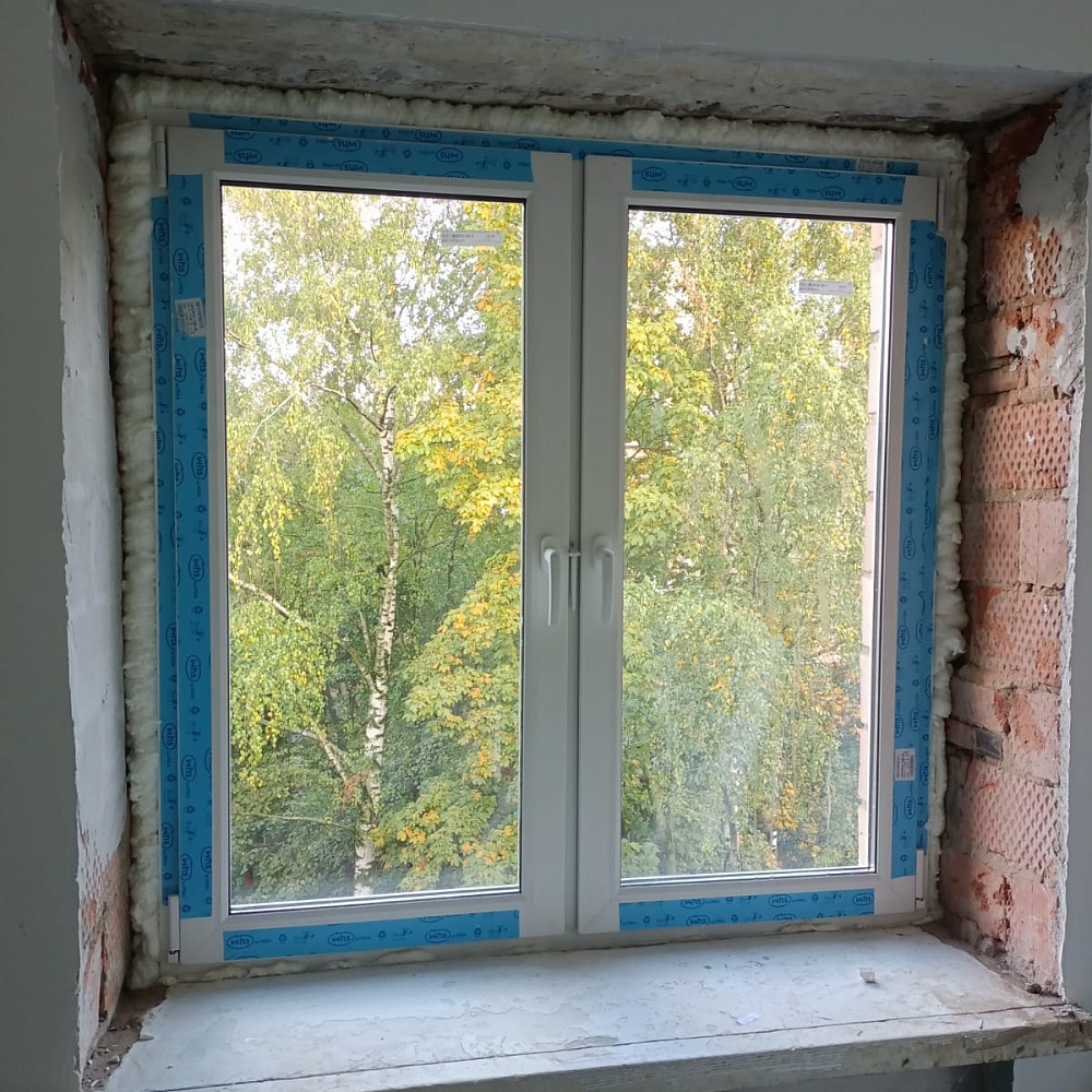 Замена двухстворчатого окна в квартире